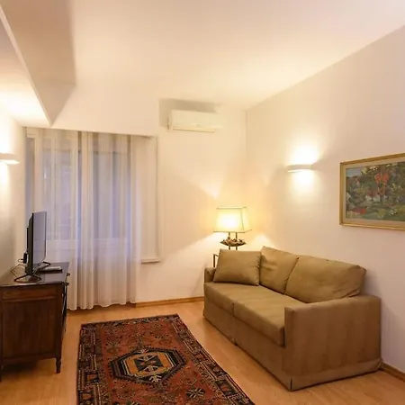 St Peter S Home, Nel Cuore Della Citta Eterna روما